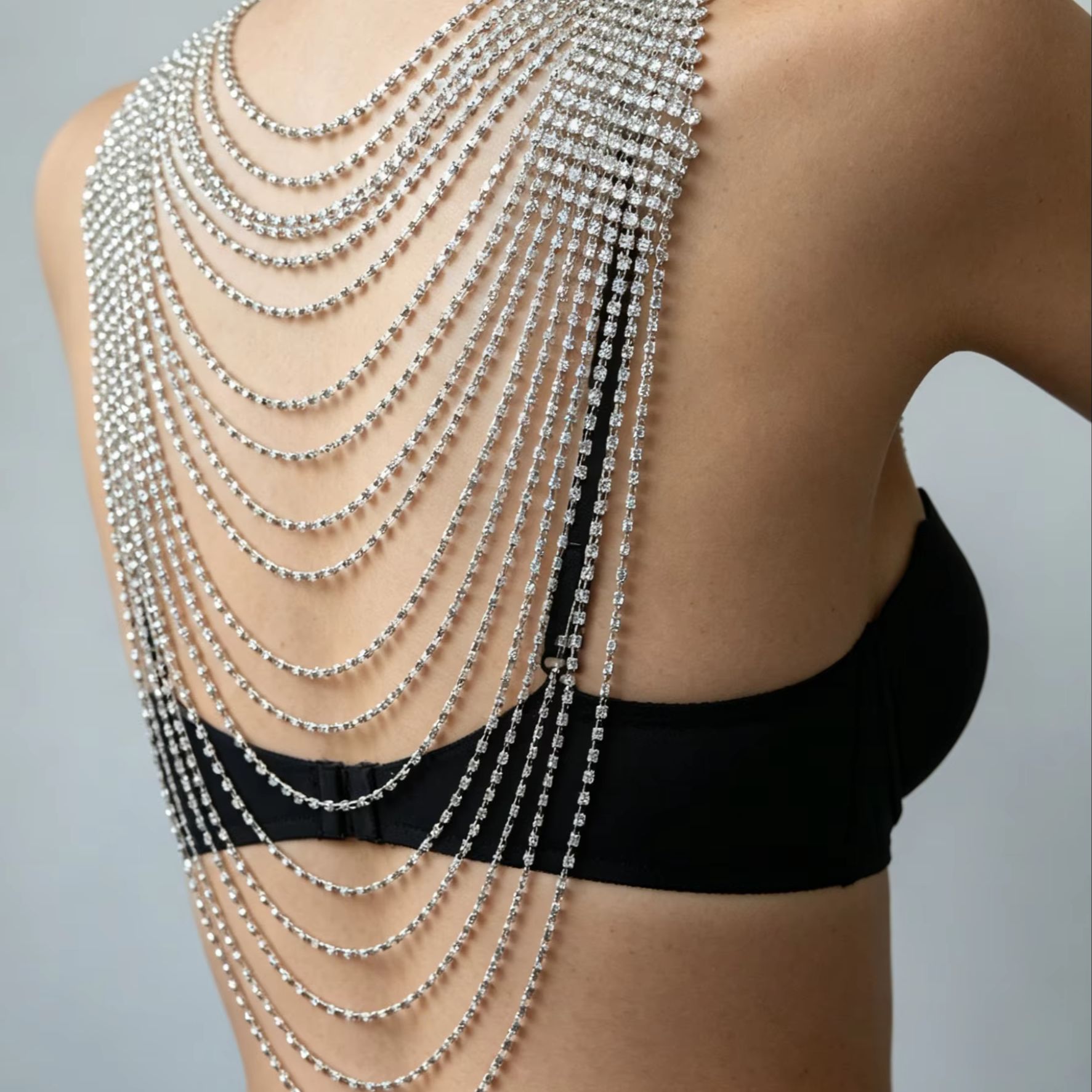 Body Jewelry Gold - Elegante Cadena Corporal Multicapa para Banquetes